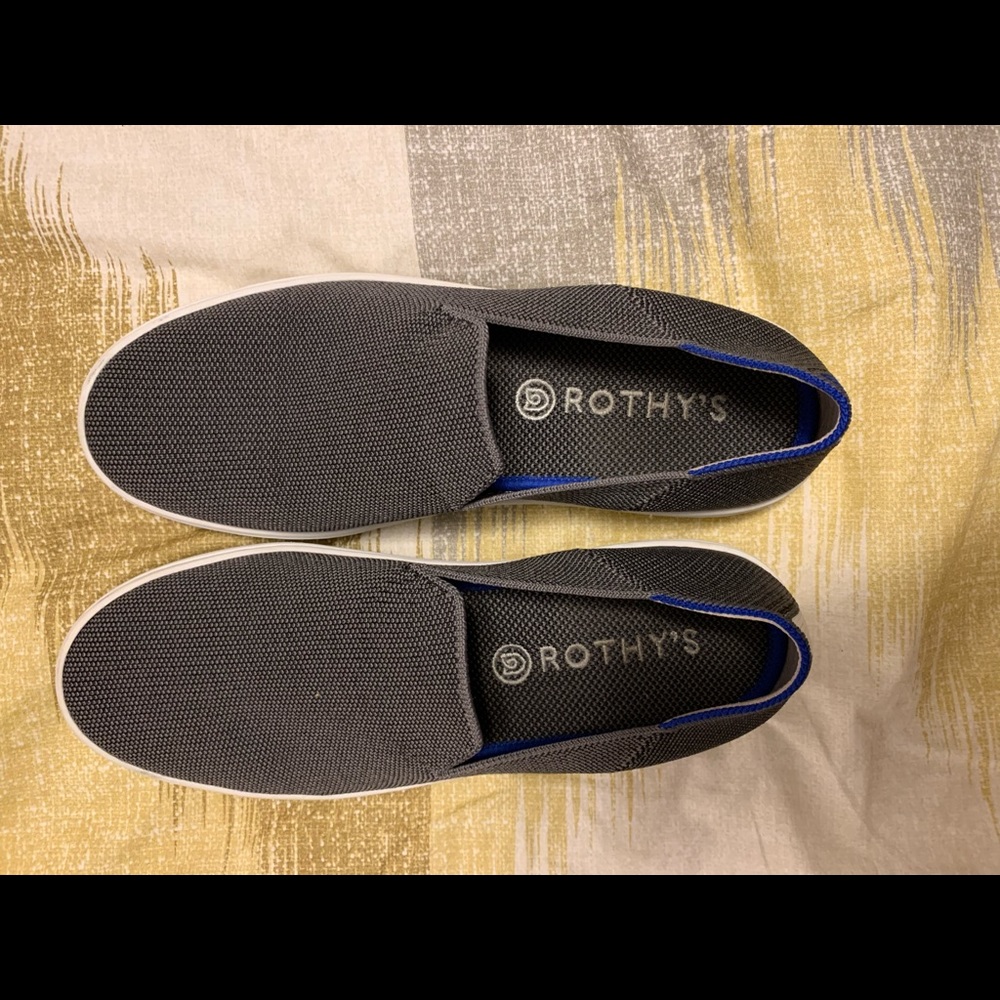 Rothy’s sneakers gray size 8.5, EUC